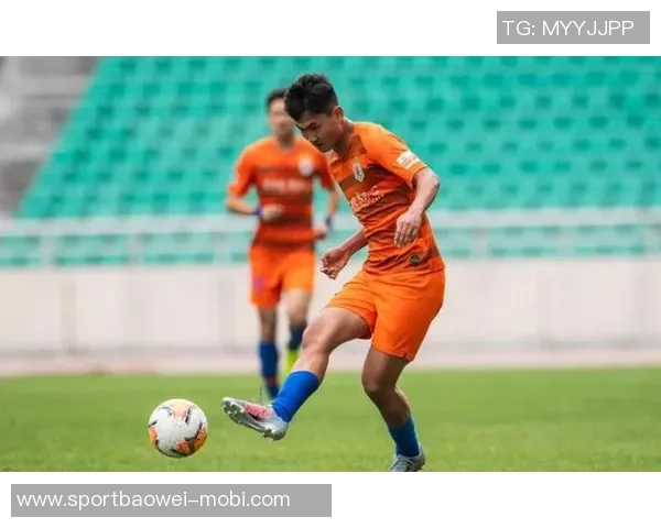 马内与20岁妻子相差13岁她夺冠后首次亮相回忆学生时代相识经历 马内与20岁妻子相差13岁她夺冠后首次亮相回忆学生时代相识经历